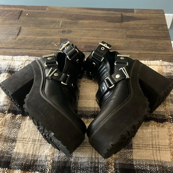 Killstar Electra Platform Cut Out Boots - Picture 8 of 16